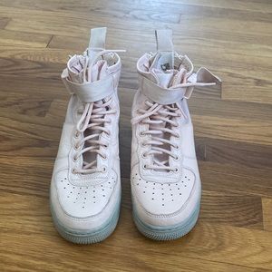 Nike W. SF AF1Mid Light Pink